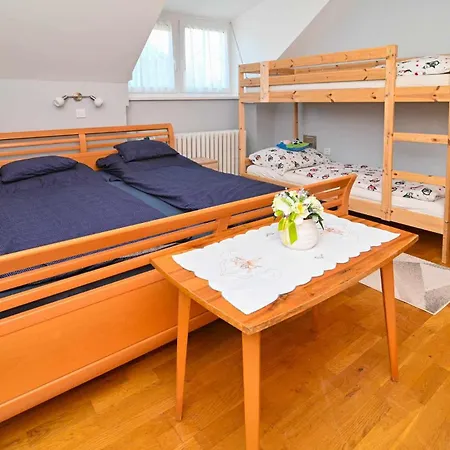 Var-lak Apartment Sumeg